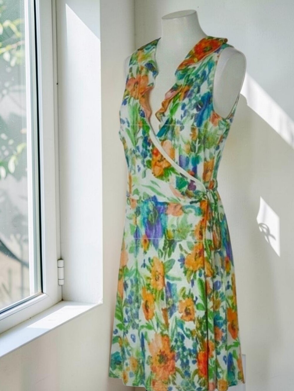 Lauren Ralph Lauren Dress NWOT Sz 12 Vibrant Floral Wrap Fully Lined